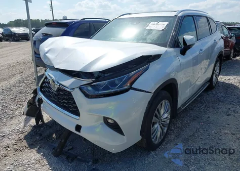 2024 Toyota Highlander Platinum z USA, uszkodzony, nr VIN 5TDKDRBH9RS556337